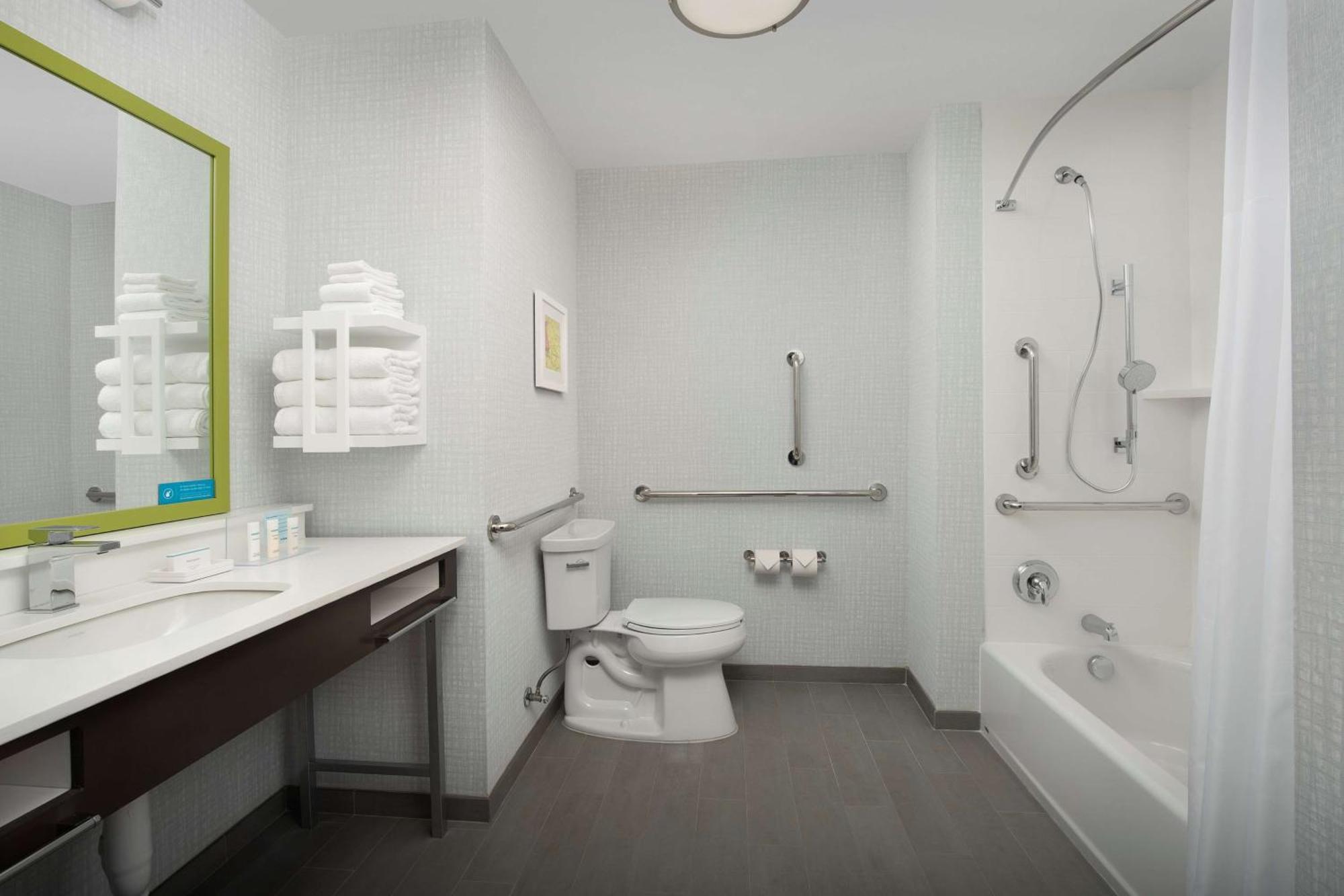 Hampton Inn & Suites Charlotte Airport Lake Pointe Extérieur photo