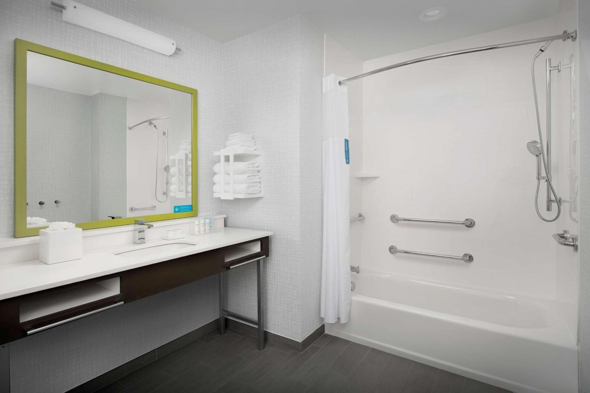Hampton Inn & Suites Charlotte Airport Lake Pointe Extérieur photo