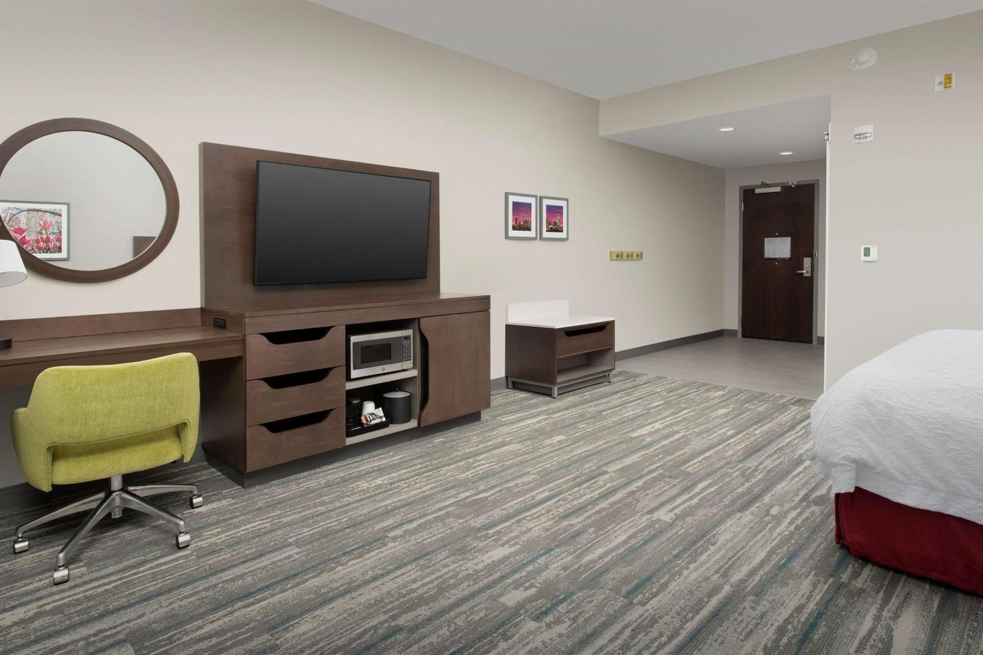 Hampton Inn & Suites Charlotte Airport Lake Pointe Extérieur photo