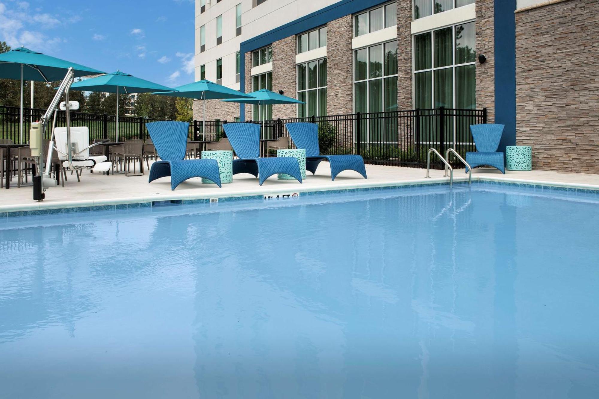 Hampton Inn & Suites Charlotte Airport Lake Pointe Extérieur photo