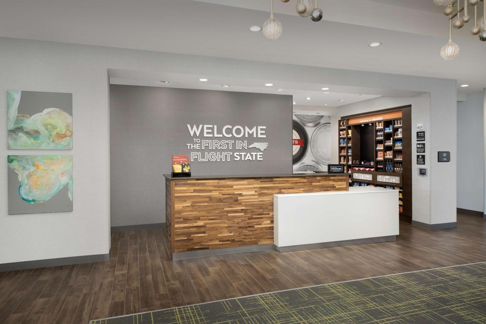 Hampton Inn & Suites Charlotte Airport Lake Pointe Extérieur photo