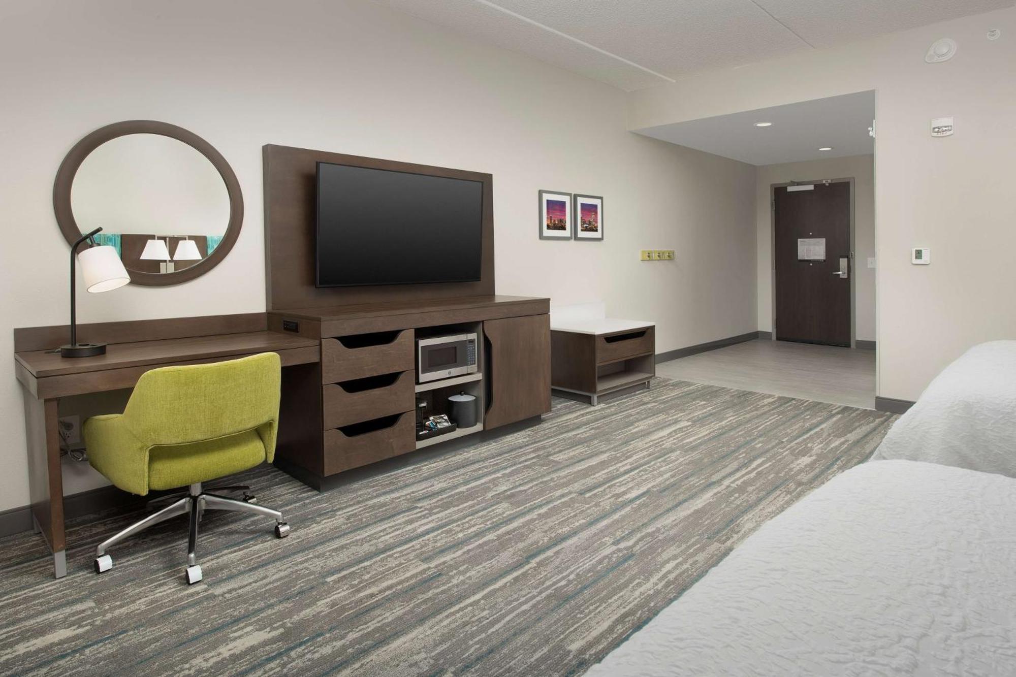 Hampton Inn & Suites Charlotte Airport Lake Pointe Extérieur photo