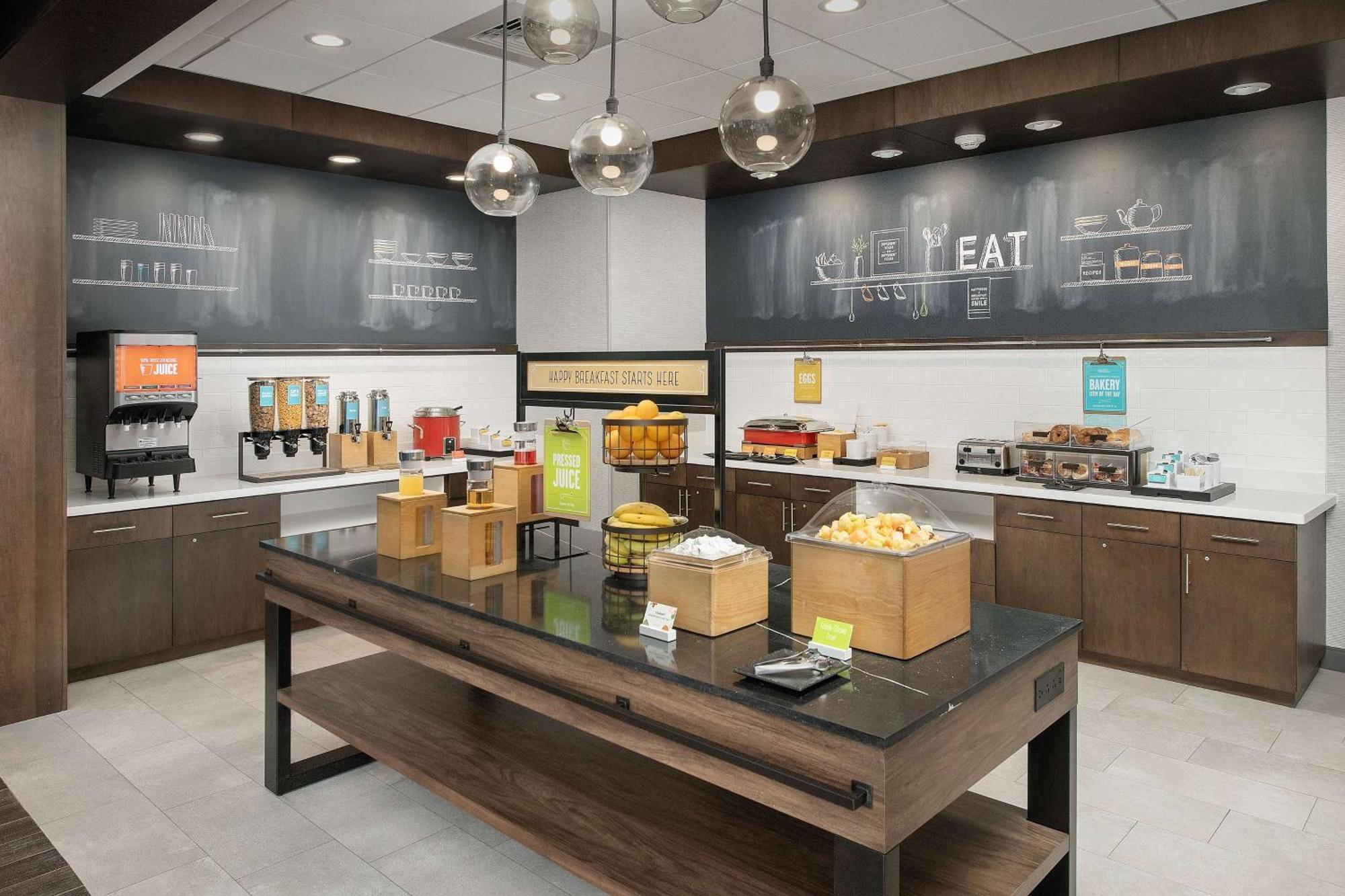 Hampton Inn & Suites Charlotte Airport Lake Pointe Extérieur photo