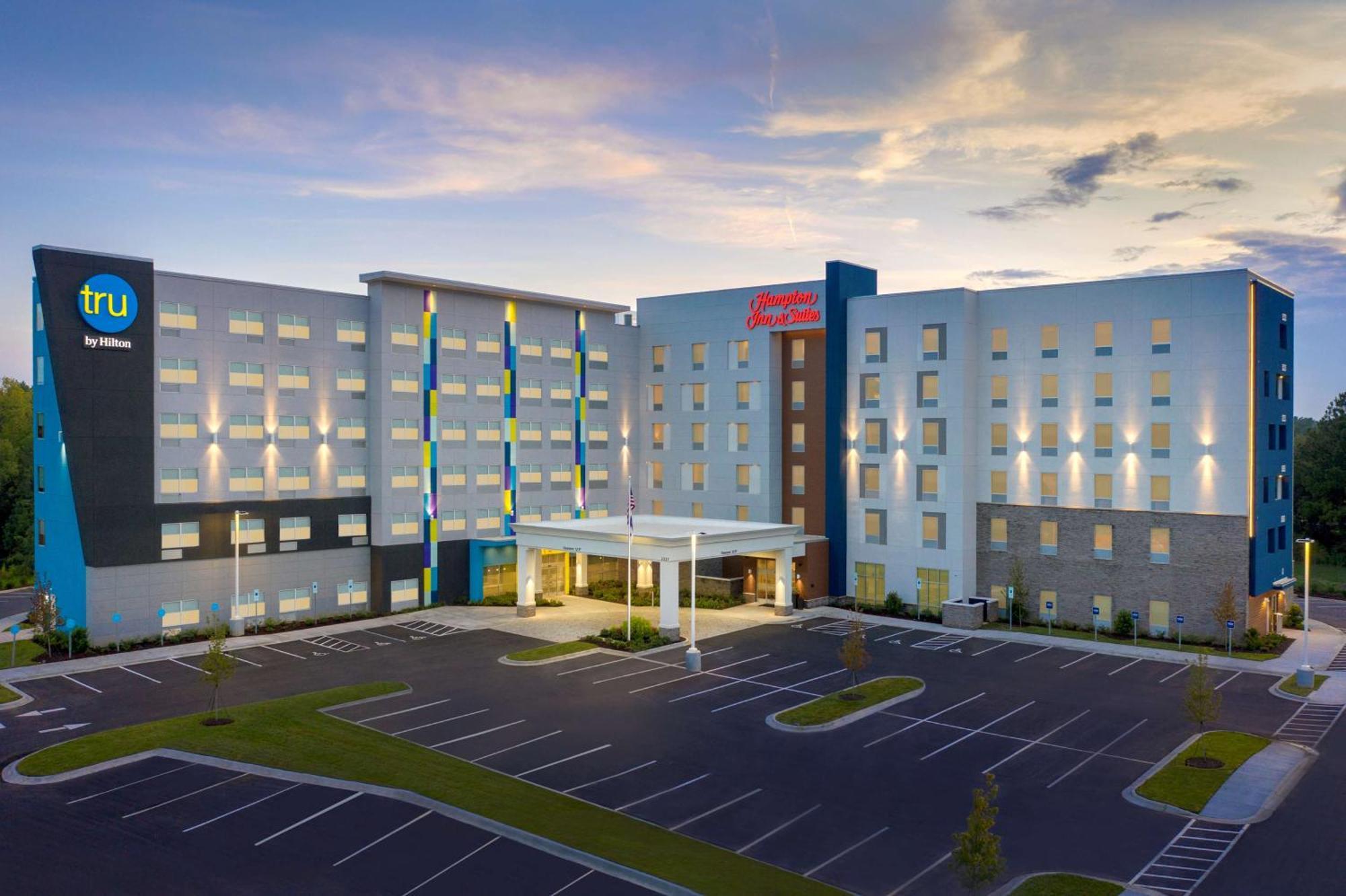 Hampton Inn & Suites Charlotte Airport Lake Pointe Extérieur photo